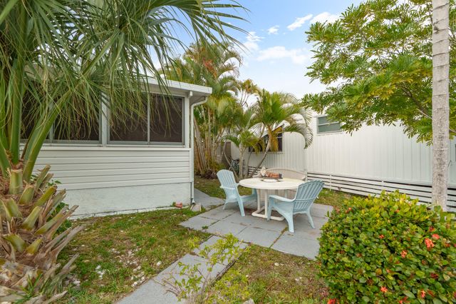 202 N Ibis S, Briny Breezes, FL 33435