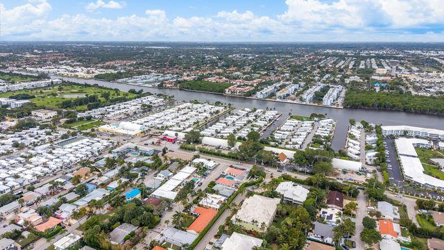 202 N Ibis S, Briny Breezes, FL 33435