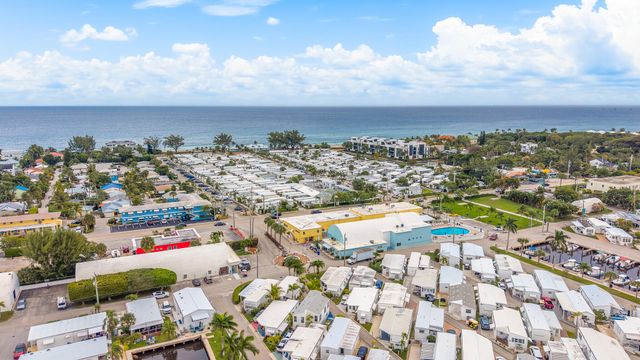 202 N Ibis S, Briny Breezes, FL 33435