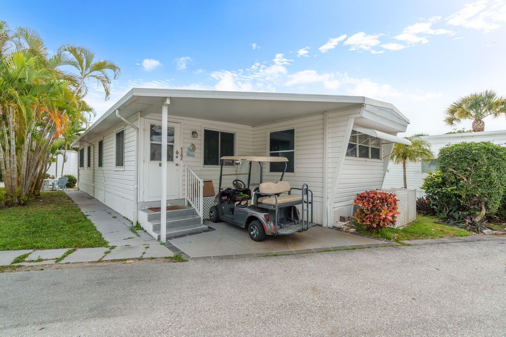 202 N Ibis S, Briny Breezes, FL 33435