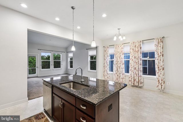 2810 TOWN VIEW CIR, New Windsor, MD 21776