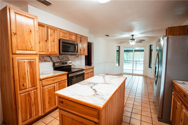 6321 Kristin Dr, Corpus Christi, TX 78414