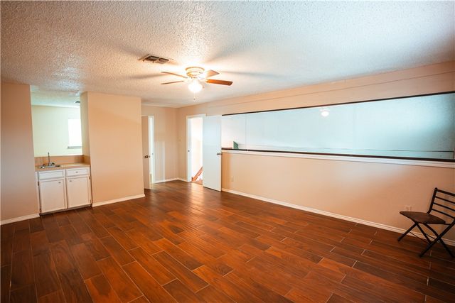 6321 Kristin Dr, Corpus Christi, TX 78414