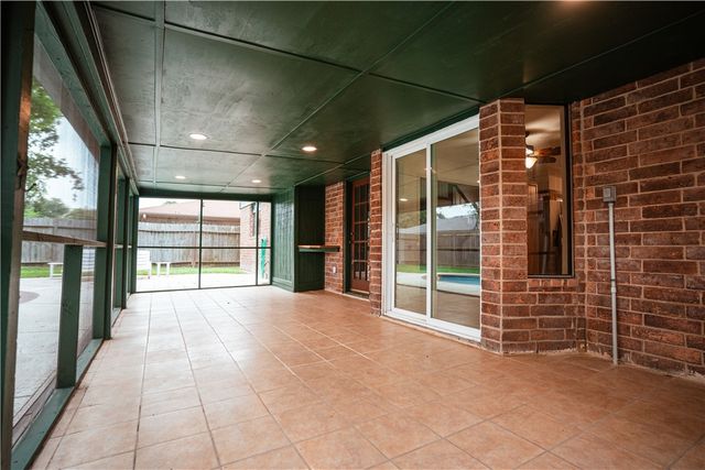 6321 Kristin Dr, Corpus Christi, TX 78414