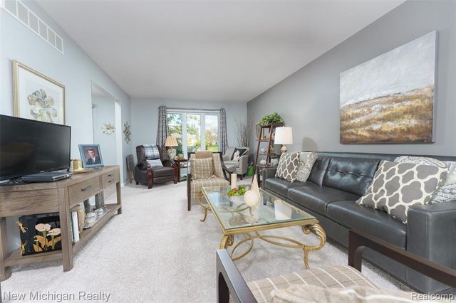 9201 Burning Tree Drive, Grand Blanc, MI 48439