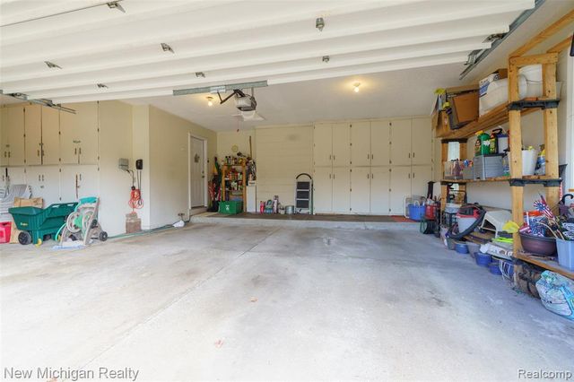 9201 Burning Tree Drive, Grand Blanc, MI 48439