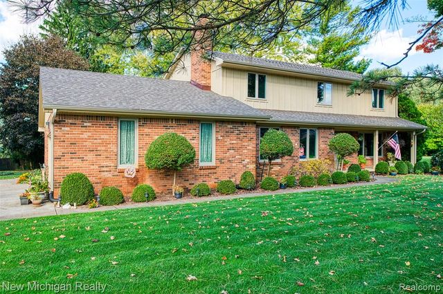 9201 Burning Tree Drive, Grand Blanc, MI 48439