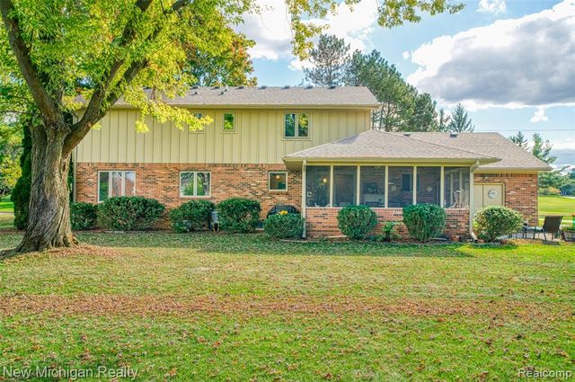 9201 Burning Tree Drive, Grand Blanc, MI 48439