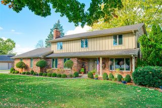9201 Burning Tree Drive, Grand Blanc, MI 48439
