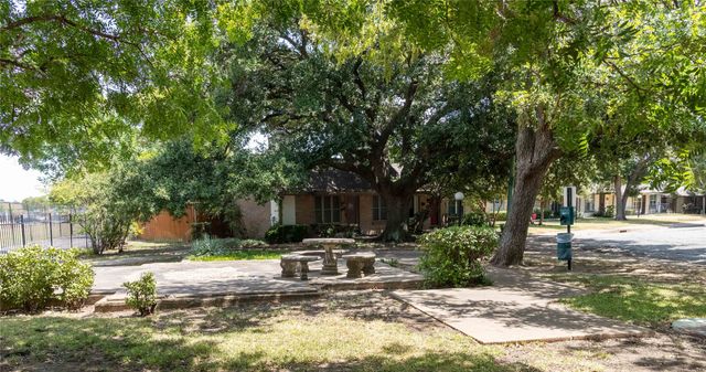 13769 Brookgreen Circle, Dallas, TX 75240
