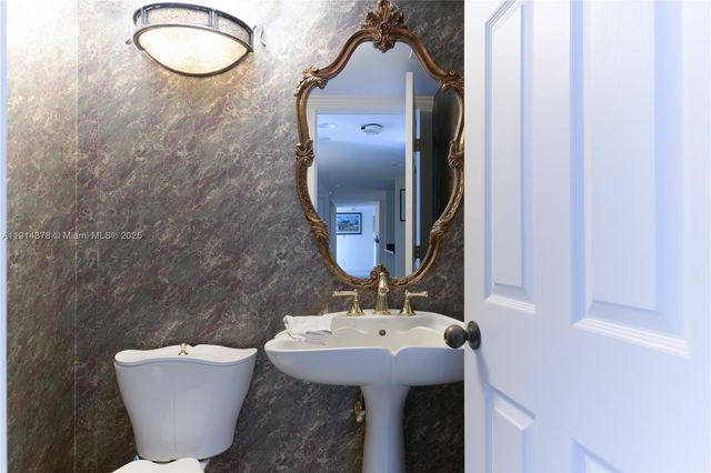 19670 Beach Rd PHB3, Tequesta, FL 33469