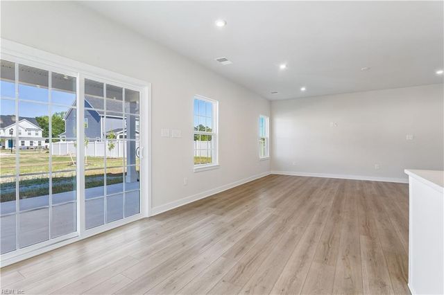 1504 Charlie ST, Chesapeake, VA 23322