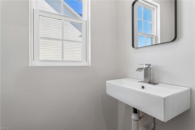 1504 Charlie ST, Chesapeake, VA 23322