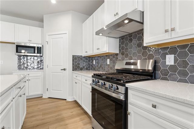 1504 Charlie ST, Chesapeake, VA 23322