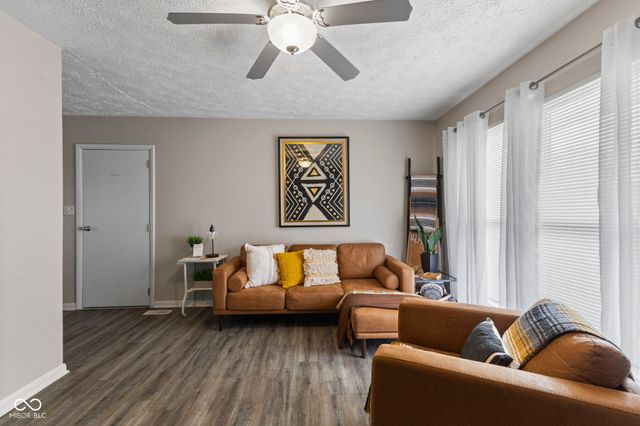 159 Village Road, Bargersville, IN 46106