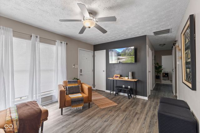 159 Village Road, Bargersville, IN 46106