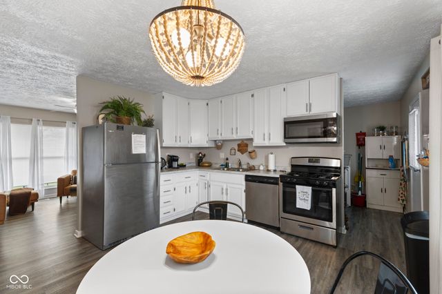 159 Village Road, Bargersville, IN 46106