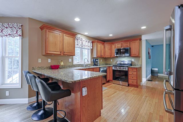 91 Edgewood Ave, Haverhill, MA 01832