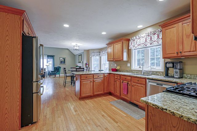 91 Edgewood Ave, Haverhill, MA 01832