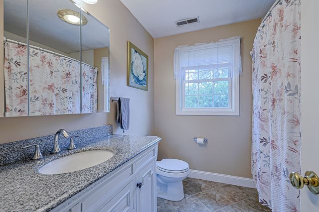 91 Edgewood Ave, Haverhill, MA 01832