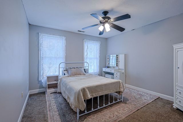 91 Edgewood Ave, Haverhill, MA 01832