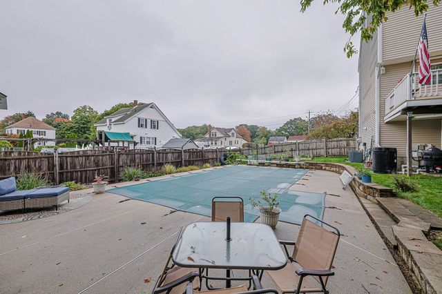 91 Edgewood Ave, Haverhill, MA 01832