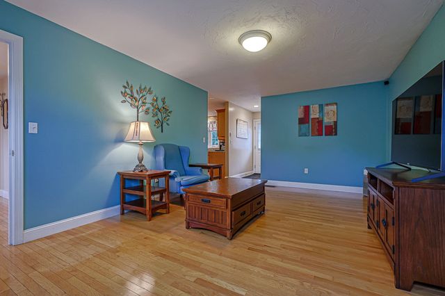 91 Edgewood Ave, Haverhill, MA 01832