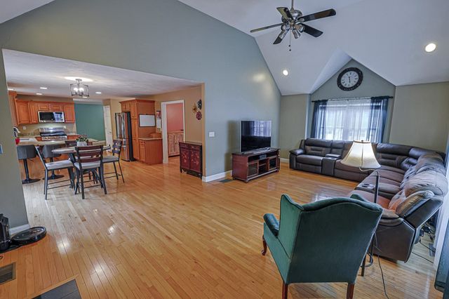 91 Edgewood Ave, Haverhill, MA 01832