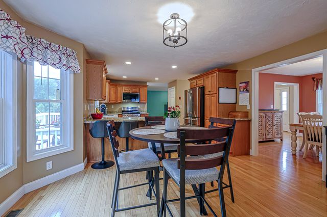 91 Edgewood Ave, Haverhill, MA 01832