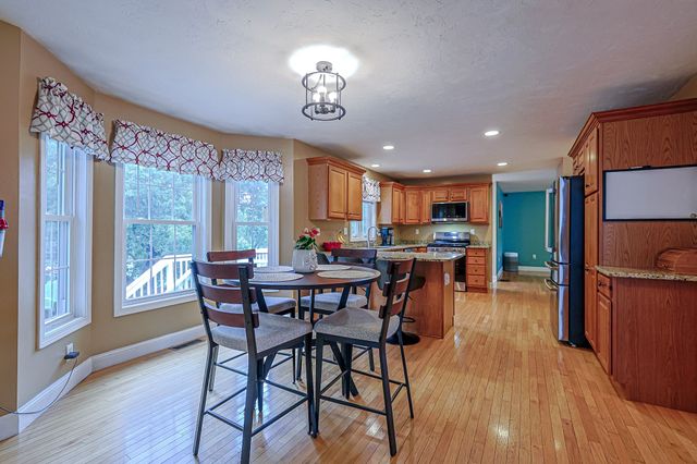 91 Edgewood Ave, Haverhill, MA 01832