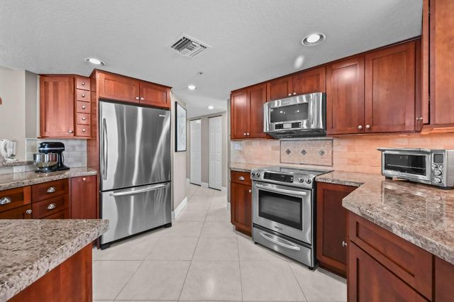 5051 N Highway A1a 10-6, Hutchinson Island, FL 34949