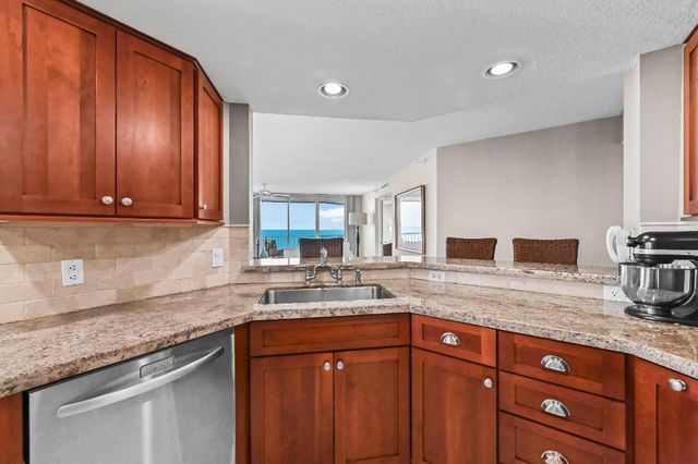 5051 N Highway A1a 10-6, Hutchinson Island, FL 34949