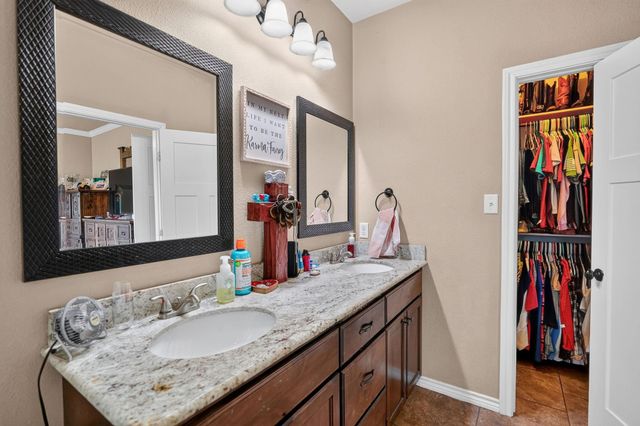 4001 Golden Eagle Drive, Bryan, TX 77808