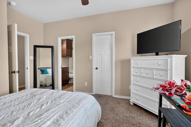 4001 Golden Eagle Drive, Bryan, TX 77808