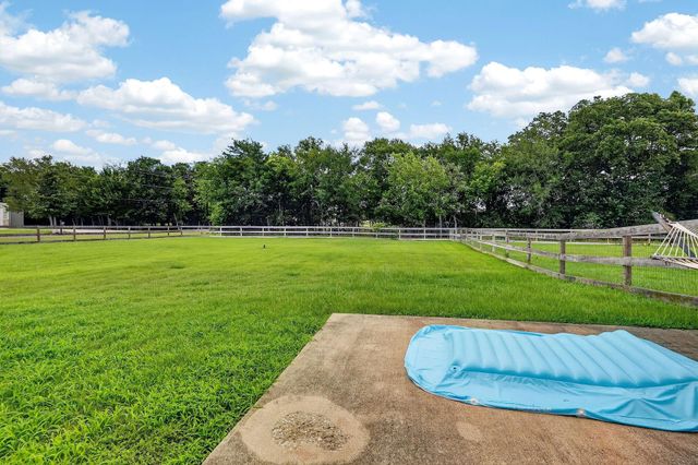 4001 Golden Eagle Drive, Bryan, TX 77808