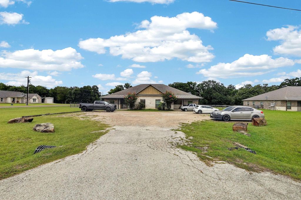 4001 Golden Eagle Drive, Bryan, TX 77808