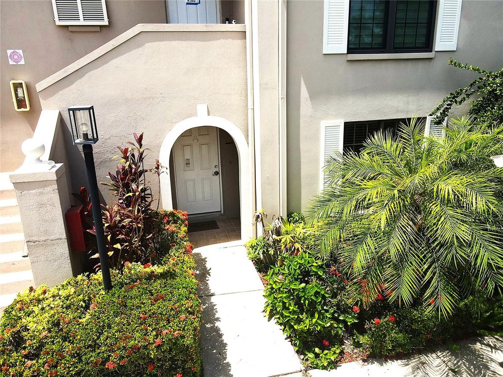 2480 PELICAN COURT 102R, Clearwater, FL 33762