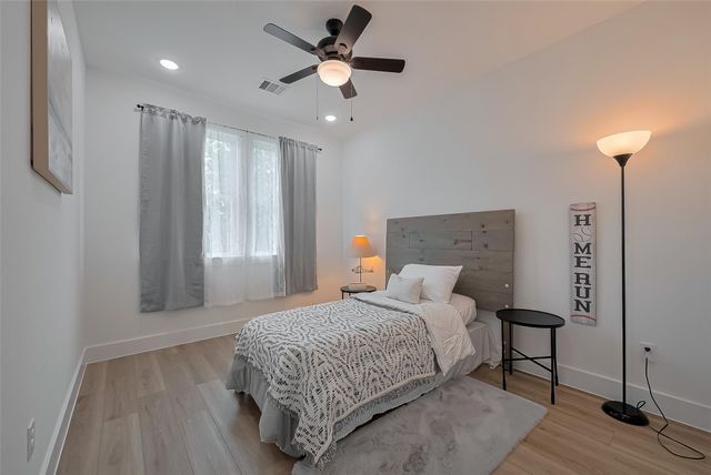 778 Mansfield St, Houston, TX 77091