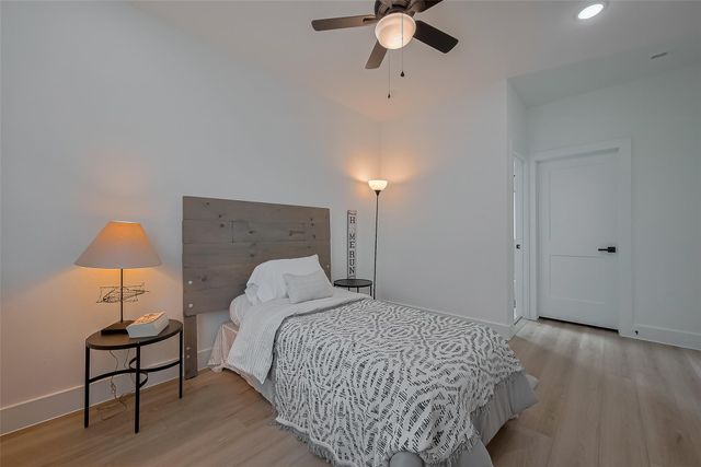 778 Mansfield St, Houston, TX 77091