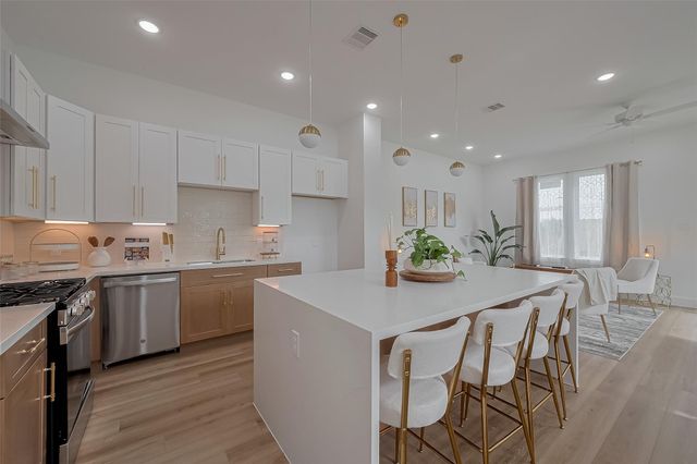 778 Mansfield St, Houston, TX 77091