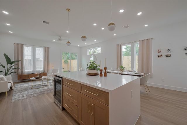 778 Mansfield St, Houston, TX 77091