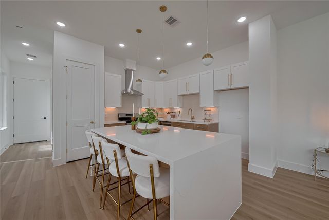 778 Mansfield St, Houston, TX 77091