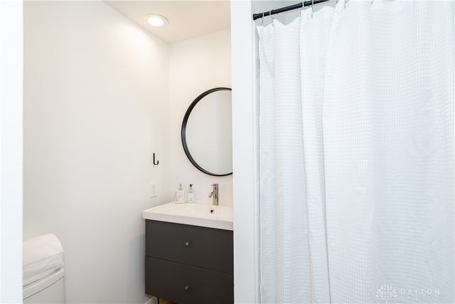 319 Orchard Drive, Oakwood, OH 45419