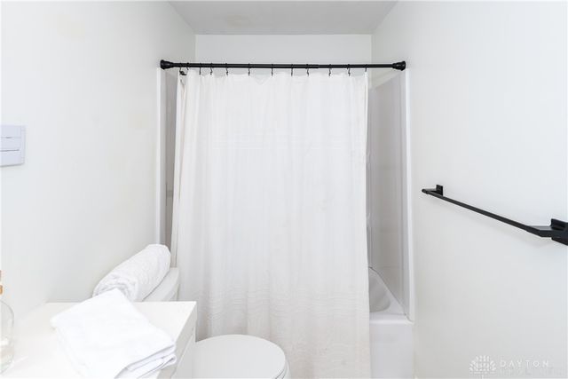 319 Orchard Drive, Oakwood, OH 45419