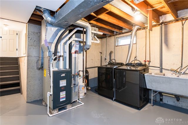 319 Orchard Drive, Oakwood, OH 45419