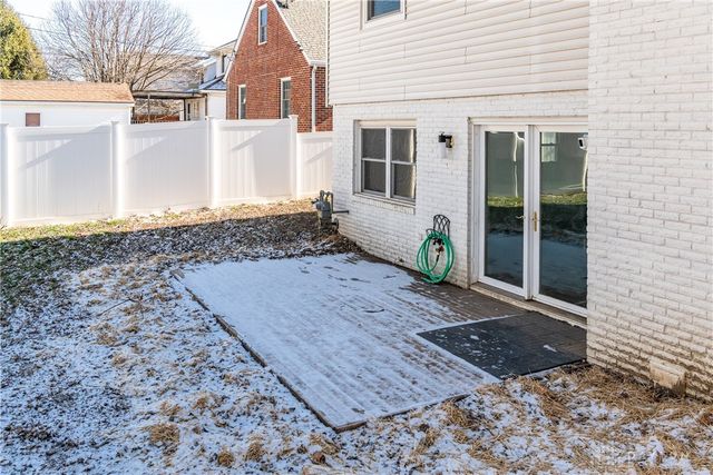 319 Orchard Drive, Oakwood, OH 45419