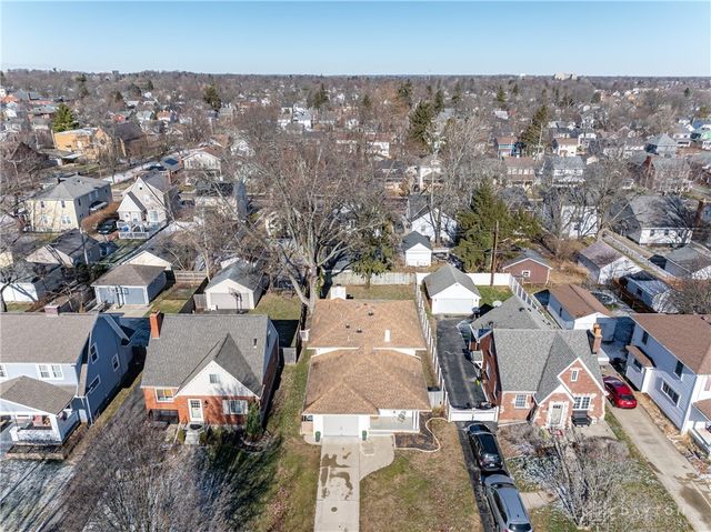 319 Orchard Drive, Oakwood, OH 45419