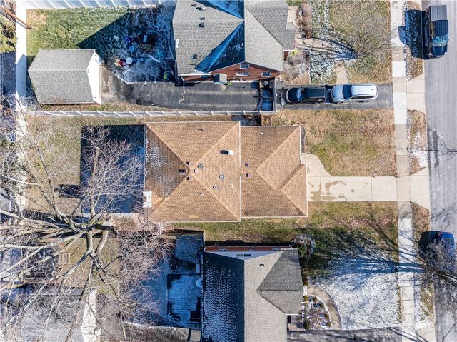 319 Orchard Drive, Oakwood, OH 45419