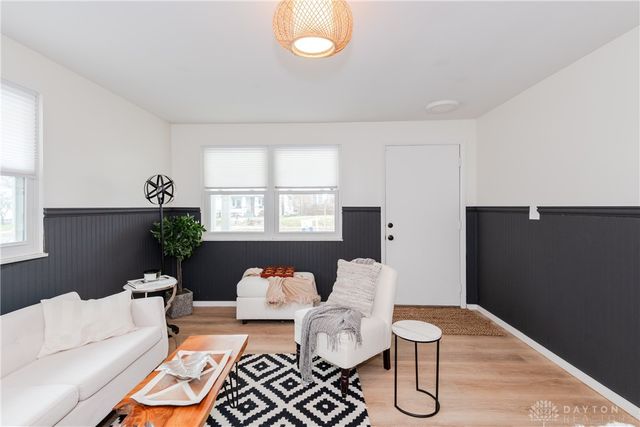 319 Orchard Drive, Oakwood, OH 45419