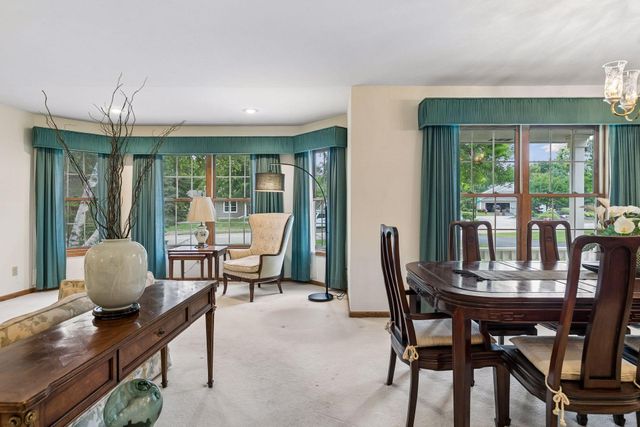 1724 Donegal Drive, Woodbury, MN 55125